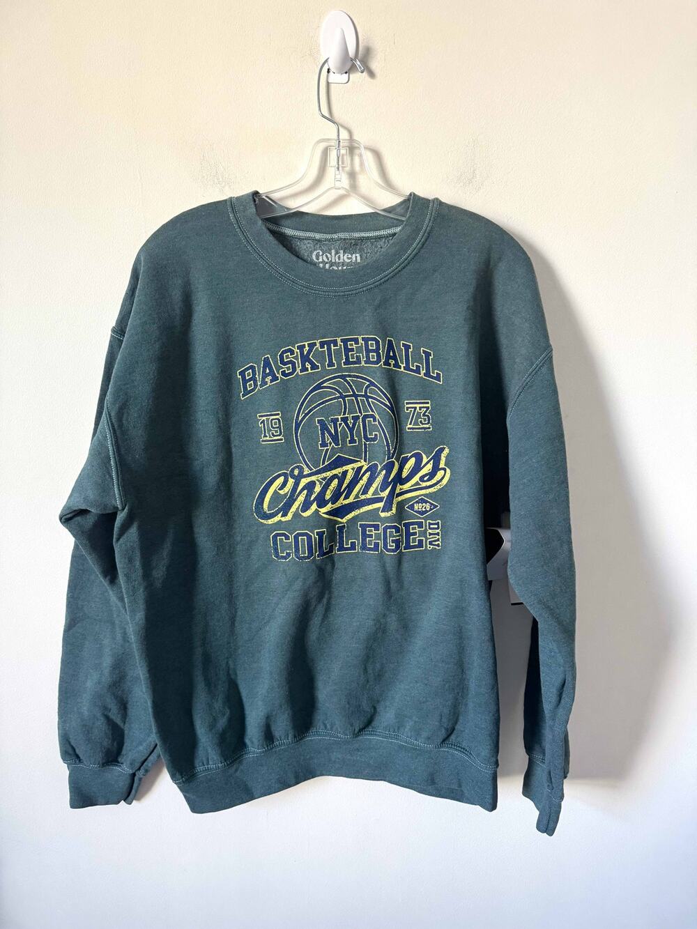 Urban Outfitters Basketball Graphic Retro Crewneck Sweatshirt Teal Size M/L NEW